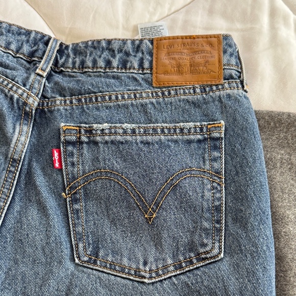 Levi's Premium Classic Blue Jeans - Picture 8 of 11